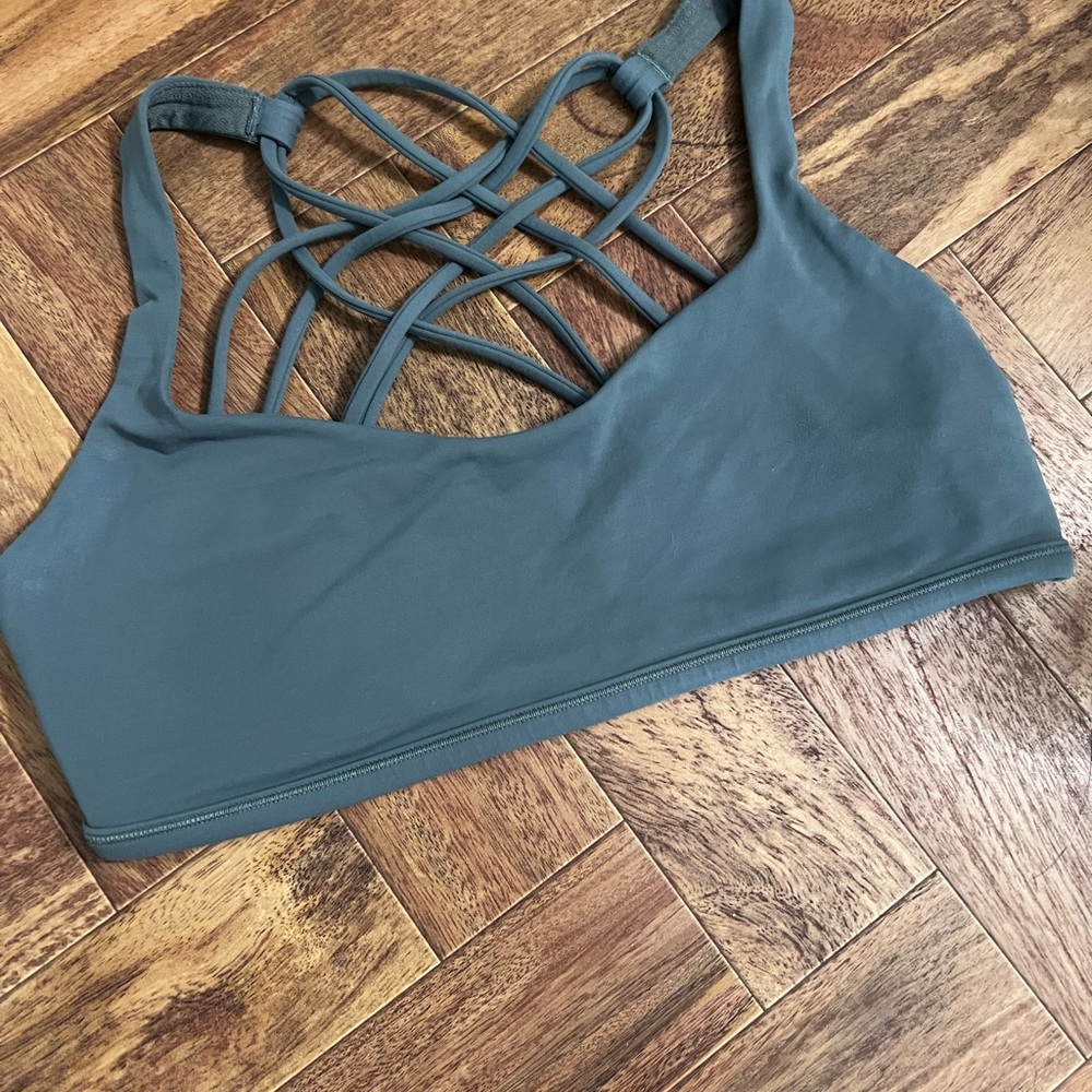 Lululemon Free to be bra Grayish Green Size 8
